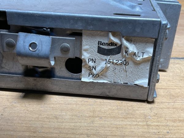 1976-1977 Cadillac Engine Computer Module ECM ECU OEM 1612305 - Image 4