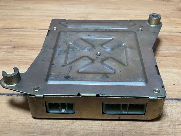 1981-1983 Reliant New Yoker Engine Computer Module MD072035 - Image 5