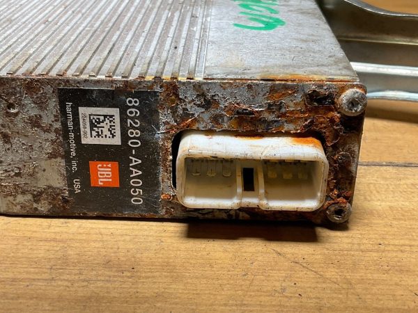 2000-2003 Toyota Solara Radio Audio Amplifier Module 86280-AA050 - Image 3