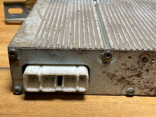 2000-2003 Toyota Solara Radio Audio Amplifier Module 86280-AA050 - Image 4