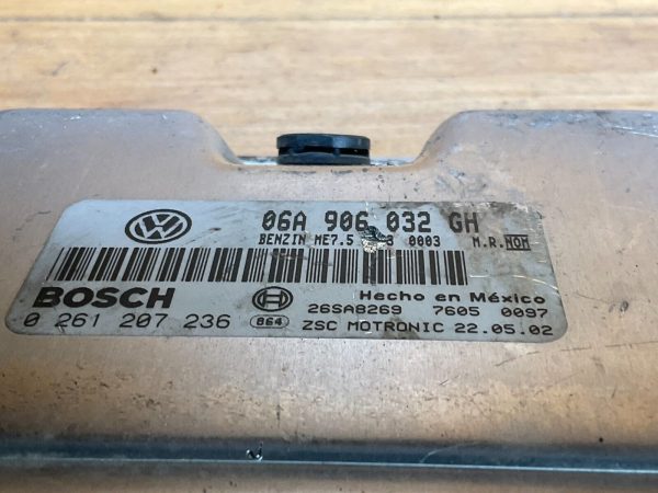 2001 Volkswagen Jetta 1.8T Wolfsburg Engine Control Unit 06A906032GH - Image 3