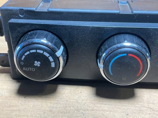 2003-2005 Dodge Ram 1500 Climate Control Temperature Module 55111313ac - Image 3
