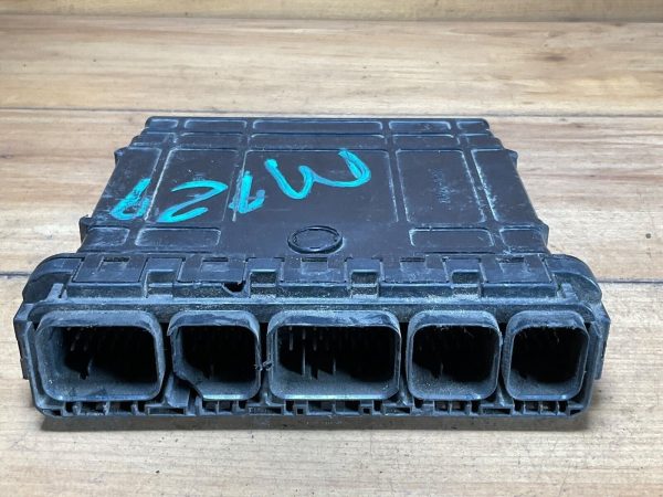 2004 Mitsubishi Galant Engine Computer Module  ECU ECM 1860A226 - Image 4