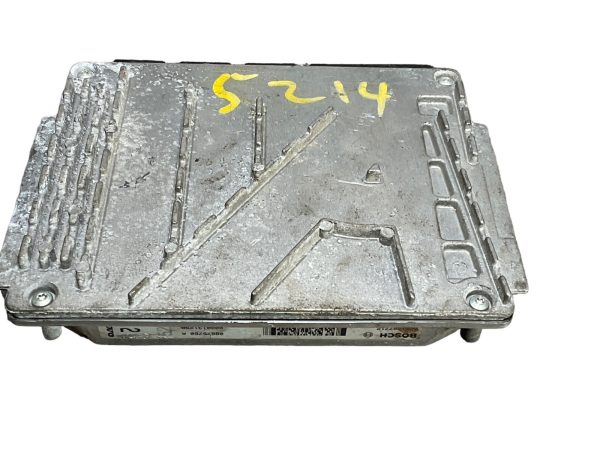 2004 Volvo S60 Engine Computer  Module ECM ECU 08675760 - Image 4