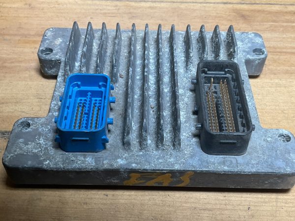 2005 Pontiac Grand Am  Engine Computer Module ECU ECM 12587611 - Image 4