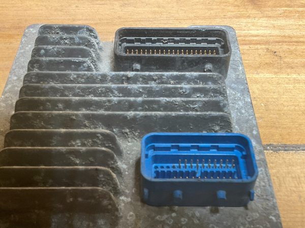 2005 Pontiac Grand Am  Engine Computer Module ECU ECM 12587611 - Image 5