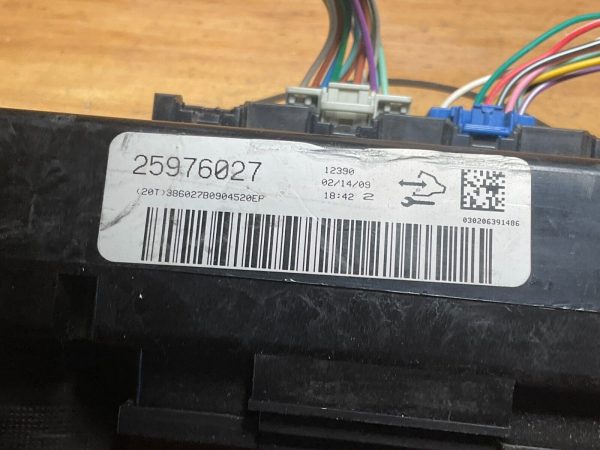 2007-2009 Pontiac Torrent  Climate Control Temperature Module OEM 25976027 - Image 4