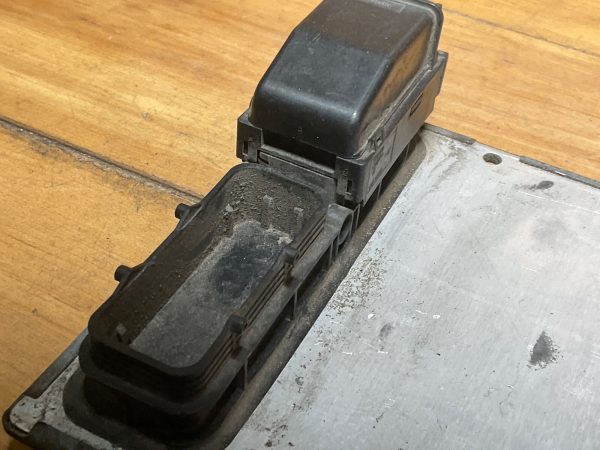 2008 CADILLAC SRX Engine Computer  Module ECM ECU 5WK33551A1 - Image 4