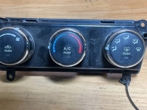2010-2014 Dodge Avenger Temperature Climate Control Unit 1TT28DX8AC