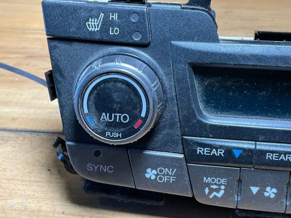2011-2017 Honda Odyssey Climate Temperature Control Unit NH365L - Image 3