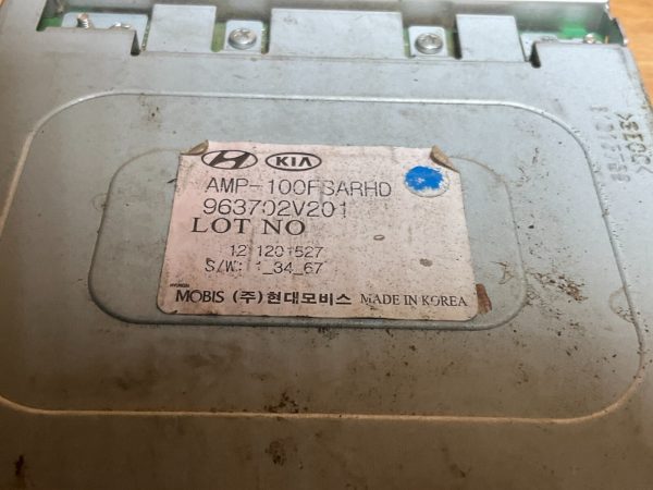2012-2014 Hyundai Veloster Radio Amplifier  OEM 963702V201 - Image 4
