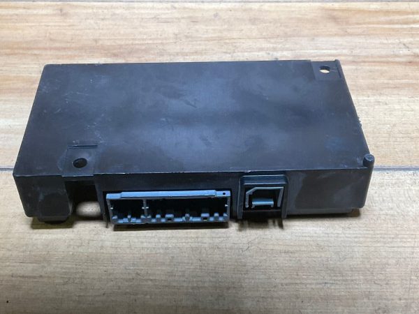 2013 13 JEEP GRAND CHEROKEE Communication Control Module Unit 05091960AA - Image 5