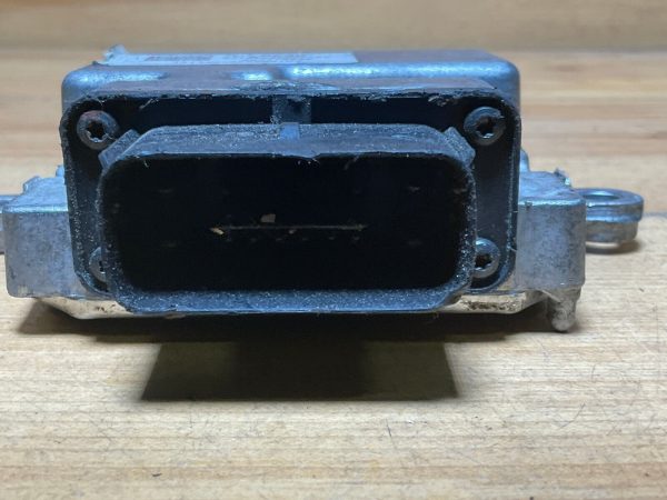 2014 Chevrolet Malibu Fuel Pump Power Control Module 23172742 - Image 4