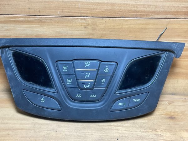 2016-2018 Buick Envision Climate Control Panel Temperature Unit 84015309