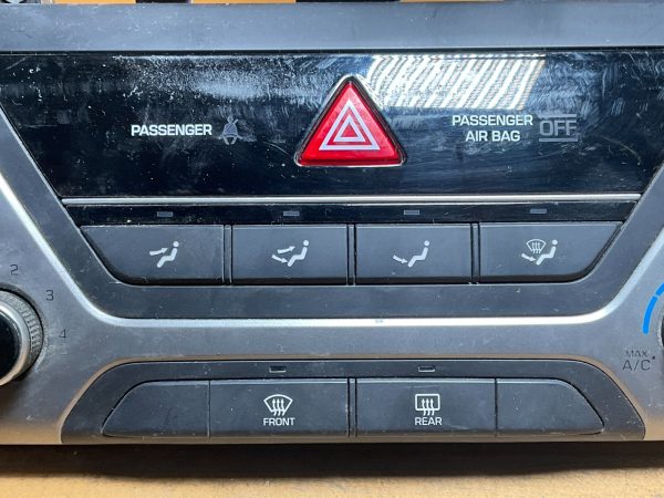 2017-2018 Hyundai Elantra Climate Control Temperature Unit  97250F20624X - Image 5