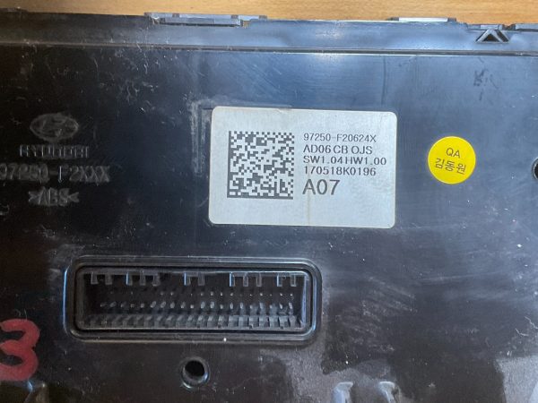 2017-2018 Hyundai Elantra Climate Control Temperature Unit  97250F20624X - Image 6