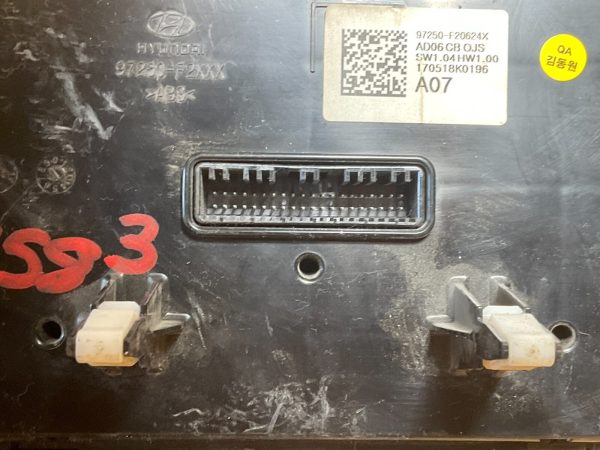 2017-2018 Hyundai Elantra Climate Control Temperature Unit  97250F20624X - Image 7
