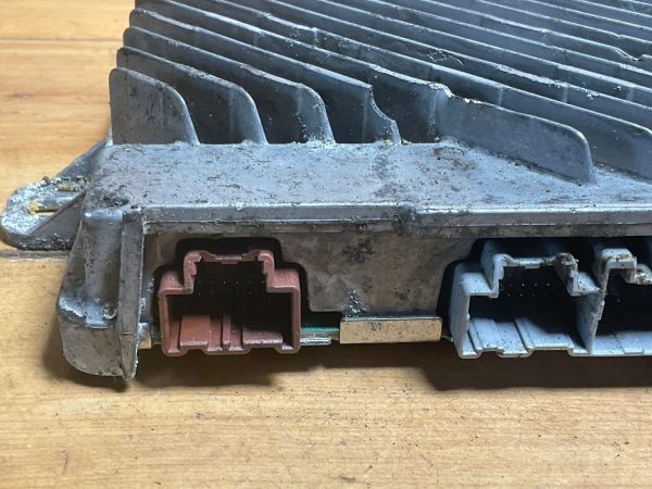 2017-2020 Buick Encore Radio Amplifier 42555409 - Image 3