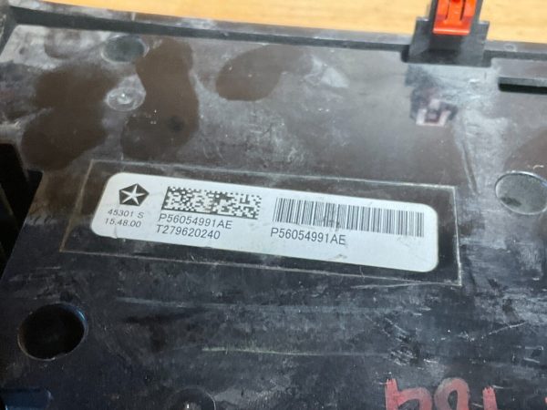 2017 Chrysler Pacifica Climate Control Temperature Unit 56054991AE - Image 4