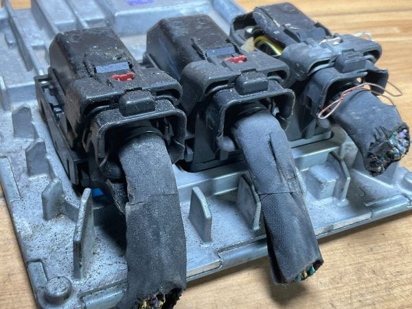 2018 GMC Acadia Engine Computer Module ECM ECU 12687483 - Image 3