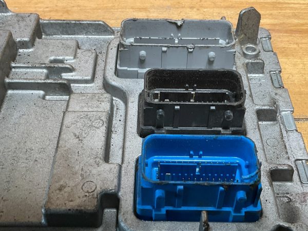 2020 GMC Terrain Engine Computer Module ECM ECU OEM 12702989 - Image 3
