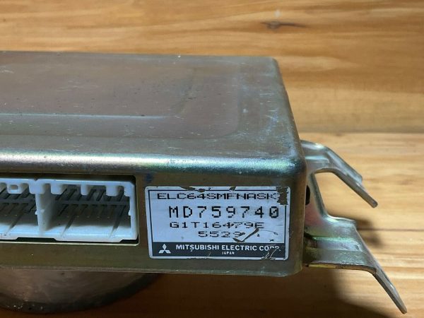 96-97 Mitsubishi Galant Transmission Computer Unit TCU MD759740 - Image 3
