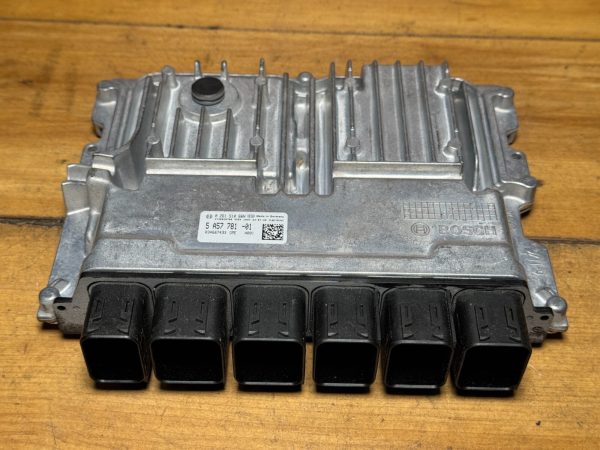 ECM Engine Computer Module PN:5A57781-01 OEM 2022 BMW 430I