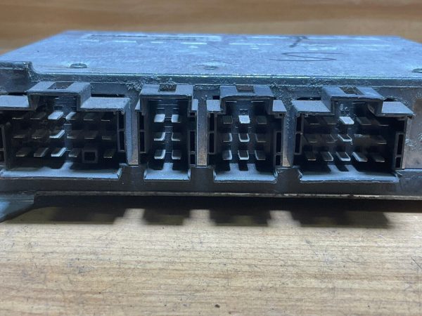 Wabco 4460044200 ABS System Module 446 004 420 0 - Image 4